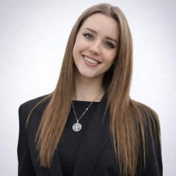 Viktoria Chashchina — Marketing / SMM, KommoGEN